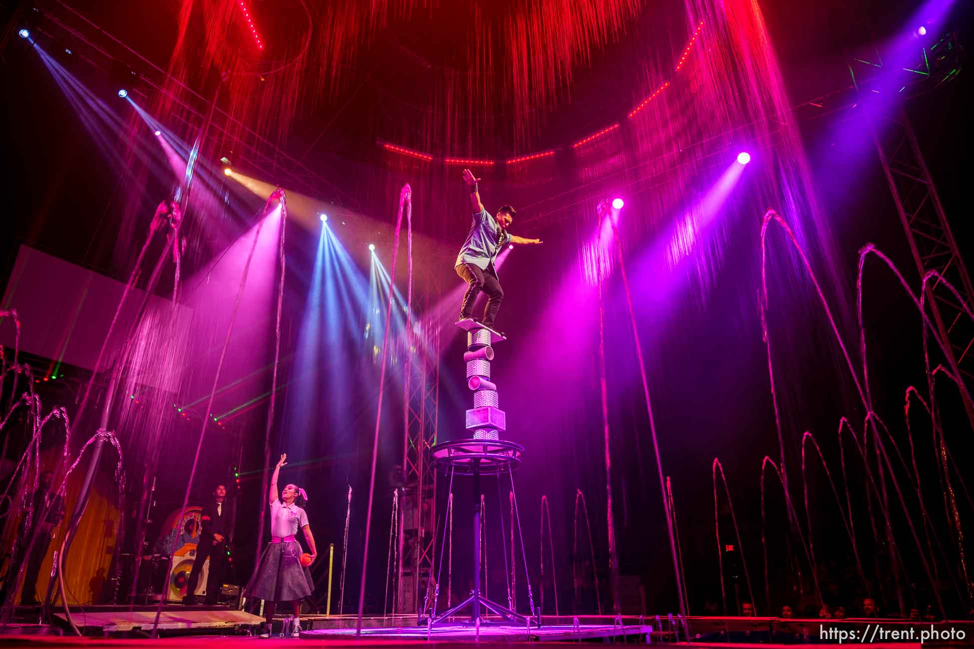 (Trent Nelson  |  The Salt Lake Tribune) Cirque Italia's Water Circus in Salt Lake City on Thursday, June 9, 2022.