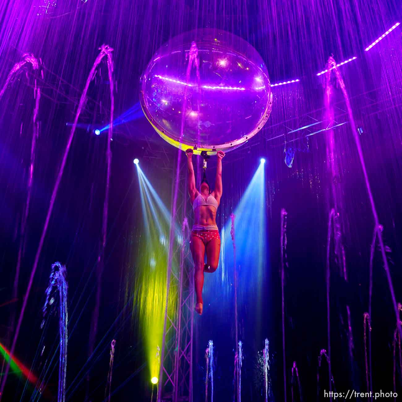 (Trent Nelson  |  The Salt Lake Tribune) Cirque Italia's Water Circus in Salt Lake City on Thursday, June 9, 2022.