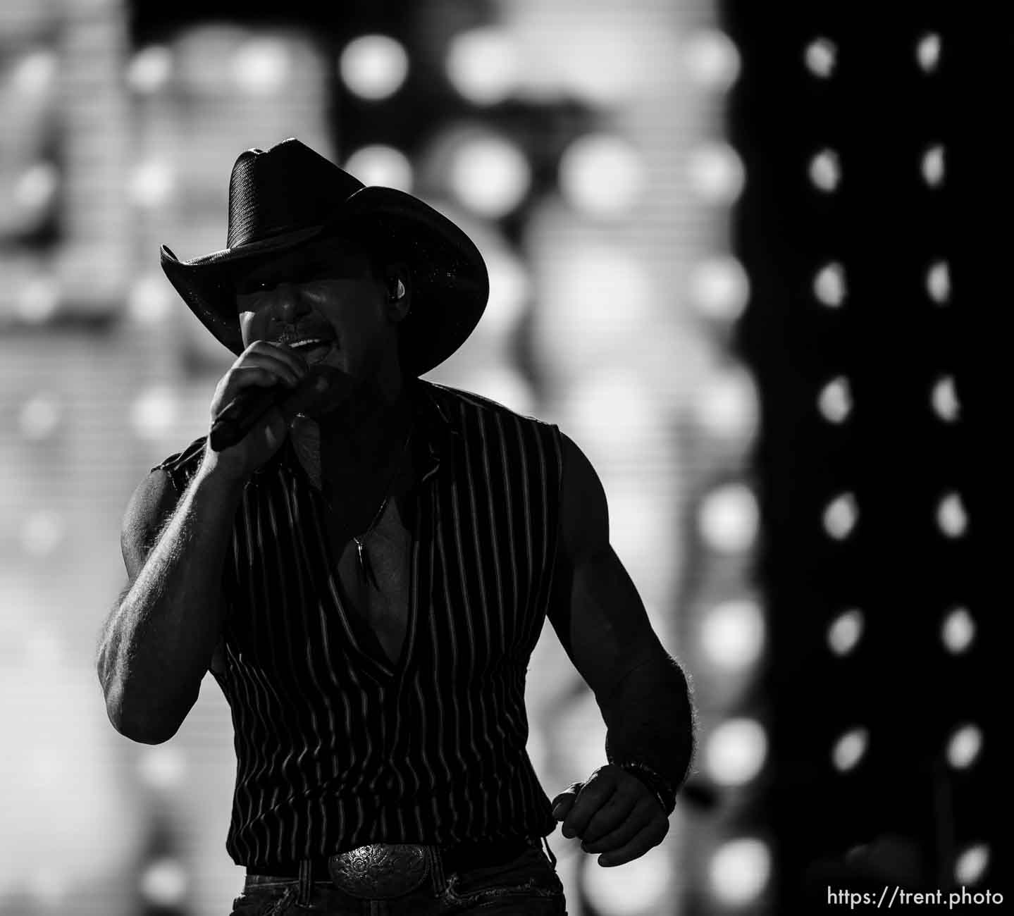 (Trent Nelson  |  The Salt Lake Tribune) Tim McGraw at Stadium of Fire in Provo on Saturday, July 2, 2022.