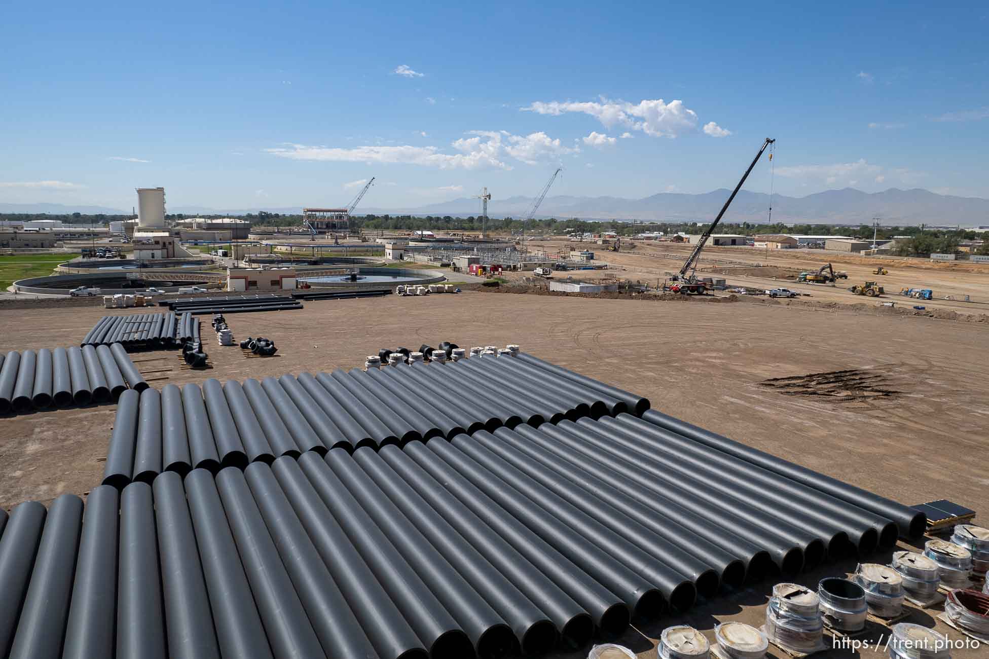 (Trent Nelson  |  The Salt Lake Tribune) Construction crews work on Salt Lake City Public Utilities' $800 million new Water Reclamation Facility on Tuesday, Aug. 30, 2022.