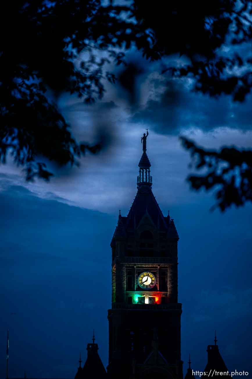 (Trent Nelson  |  The Salt Lake Tribune) City Hall in Salt Lake City is illuminated in the colors of the Mexican Flag on Thursday, Sept. 15, 2022 to commemorate the 212th  Anniversary of the Independence of Mexico and to celebrate Hispanic Heritage Month.