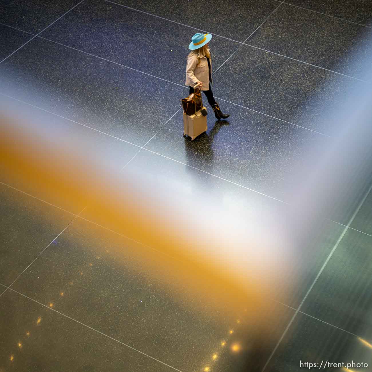 (Trent Nelson  |  The Salt Lake Tribune) Travelers at the Salt Lake City International Airport on Friday, Sept. 23, 2022.