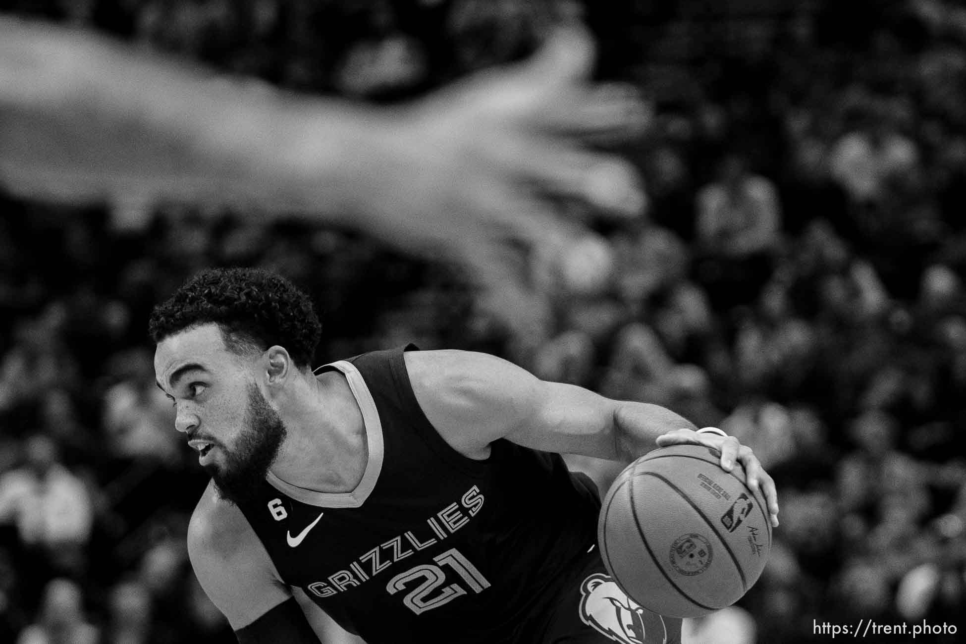 (Trent Nelson  |  The Salt Lake Tribune) Memphis Grizzlies guard Tyus Jones (21)m as the Utah Jazz host the Memphis Grizzlies, NBA basketball in Salt Lake City on Saturday, Oct. 29, 2022.