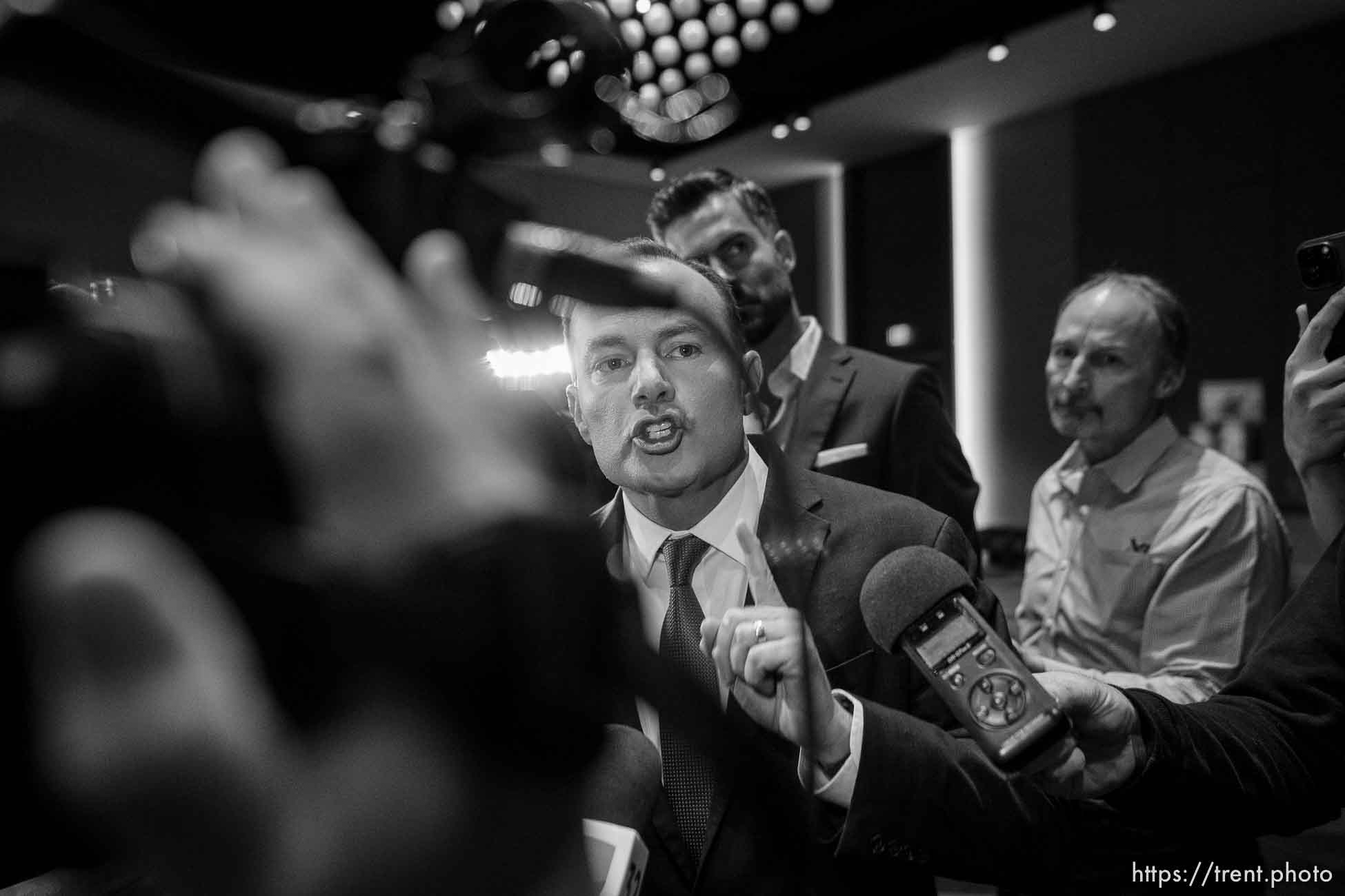 (Trent Nelson  |  The Salt Lake Tribune) Sen. Mike Lee speaks with media on election night at the Hyatt Regency in Salt Lake City on Tuesday, Nov. 8, 2022.