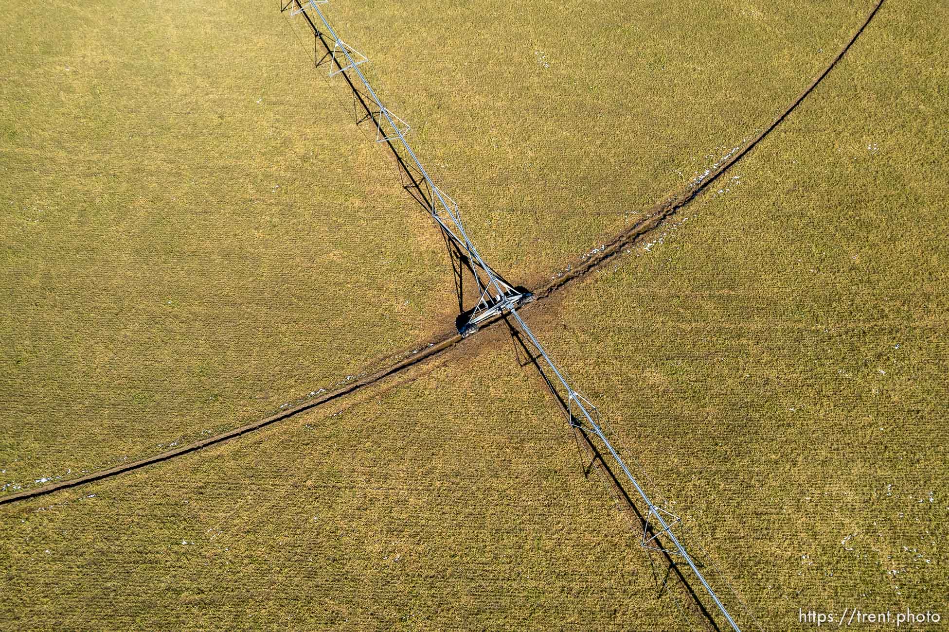 (Trent Nelson  |  The Salt Lake Tribune) Pivot irrigation on an alfalfa field in Mt. Carmel  on Thursday, Nov. 10, 2022.