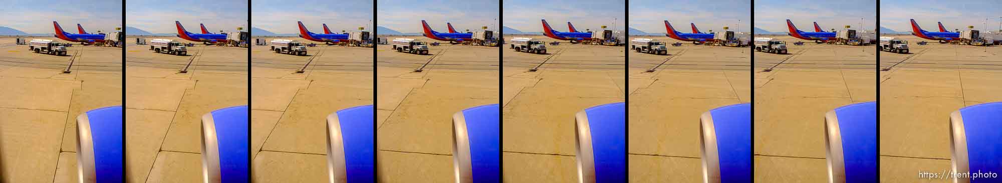 flight to oakland, from salt lake city, Monday July 28, 2014.