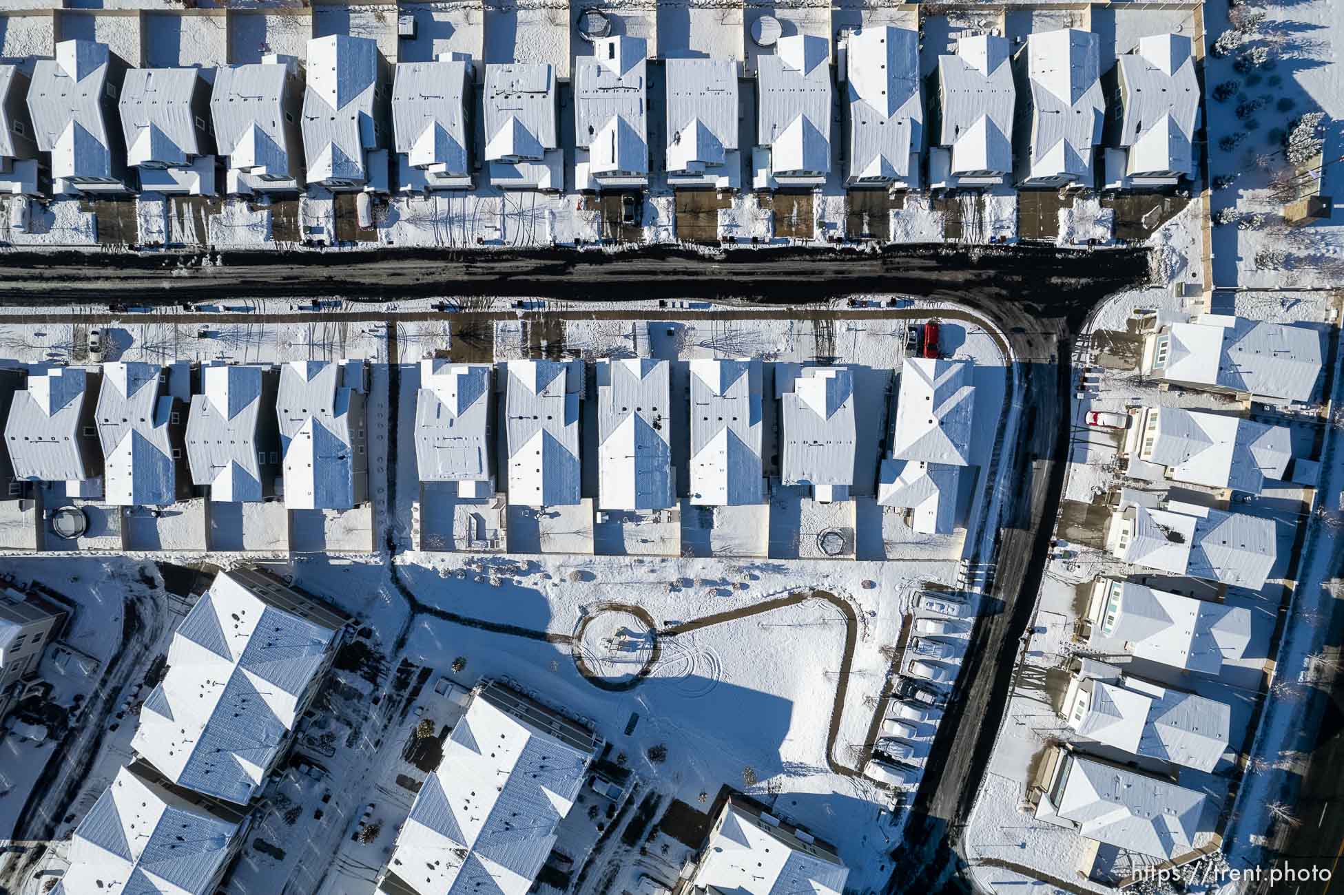 (Trent Nelson  |  The Salt Lake Tribune) Fresh snow on homes in Herriman on Thursday, Dec. 8, 2022.