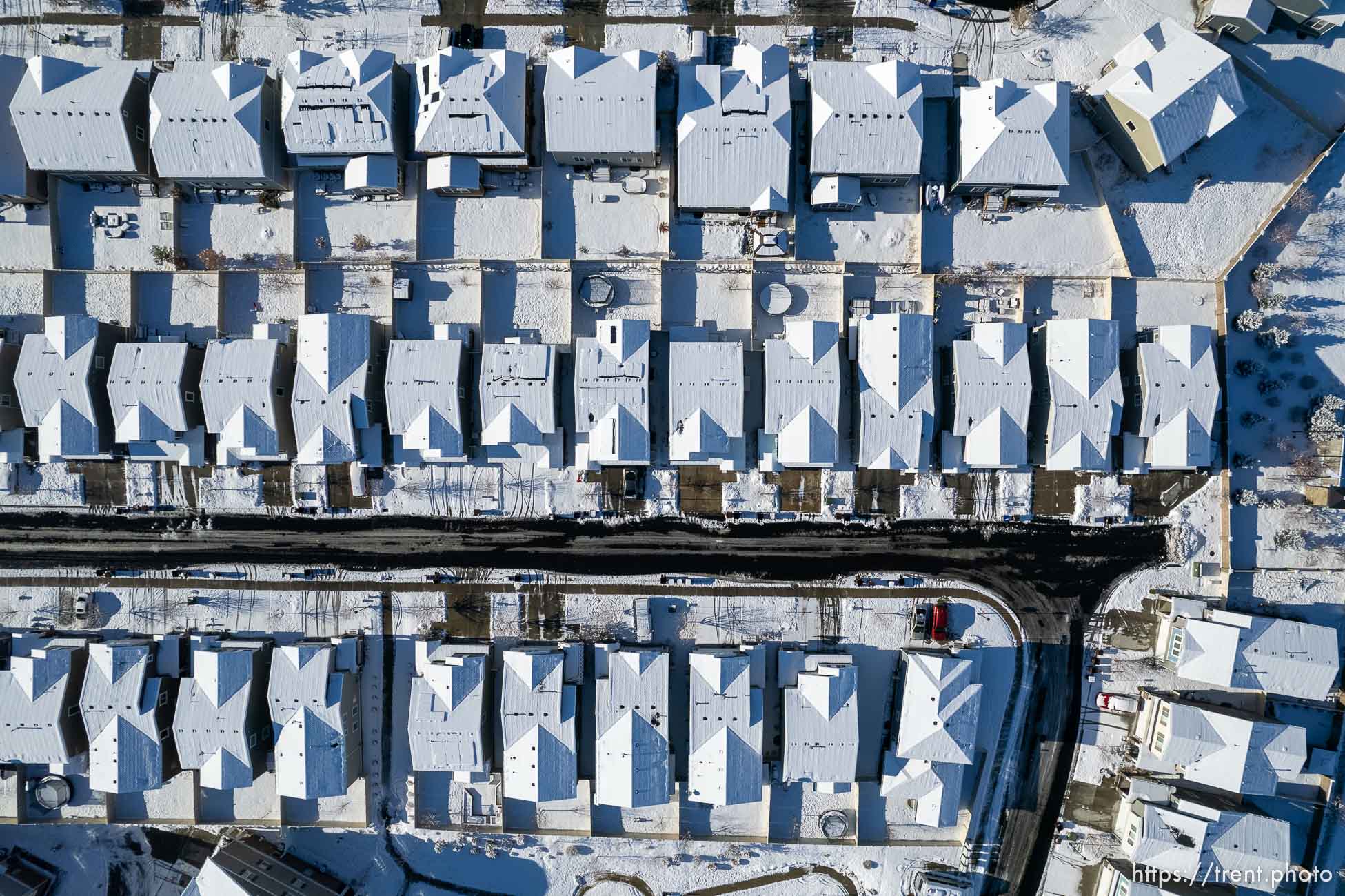 (Trent Nelson  |  The Salt Lake Tribune) Fresh snow on homes in Herriman on Thursday, Dec. 8, 2022.