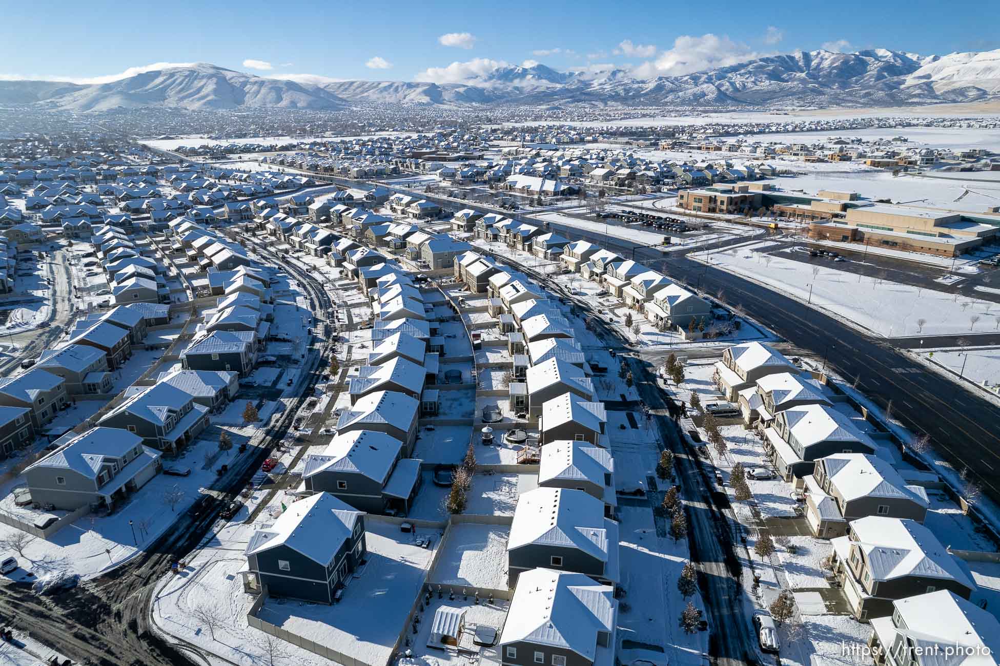 (Trent Nelson  |  The Salt Lake Tribune) Fresh snow on homes in Herriman on Thursday, Dec. 8, 2022.