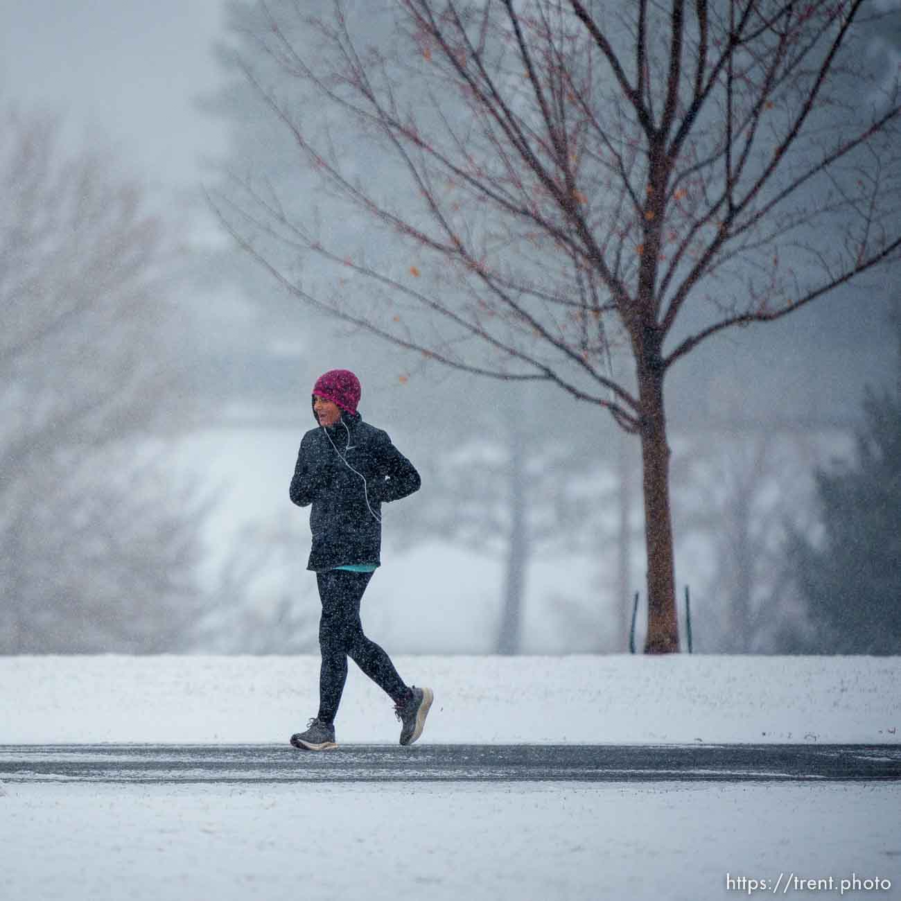 (Trent Nelson  |  The Salt Lake Tribune) A runner in Sugar House Park in Salt Lake City on Wednesday, Dec. 28, 2022.