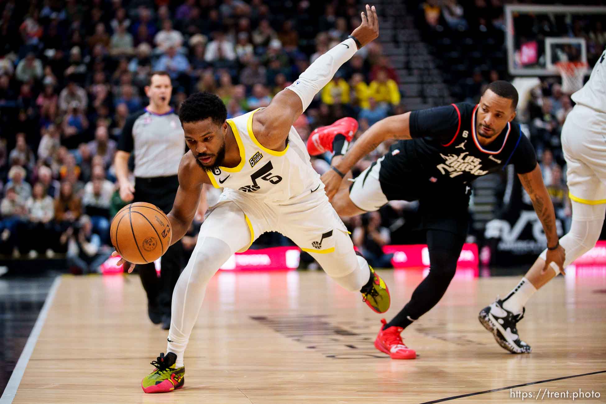 (Trent Nelson  |  The Salt Lake Tribune) Utah Jazz guard Malik Beasley (5) reaches for the ball as the Utah Jazz host the Los Angeles Clippers, NBA basketball in Salt Lake City on Wednesday, Jan. 18, 2023.