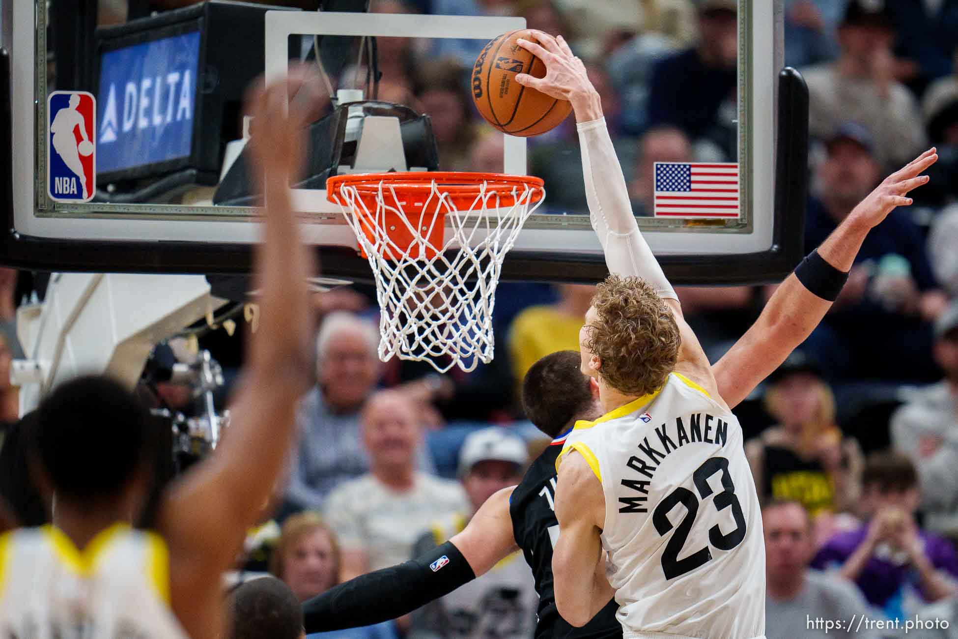 (Trent Nelson  |  The Salt Lake Tribune) Utah Jazz forward Lauri Markkanen (23) dunks over LA Clippers center Ivica Zubac (40) as the Utah Jazz host the Los Angeles Clippers, NBA basketball in Salt Lake City on Wednesday, Jan. 18, 2023.