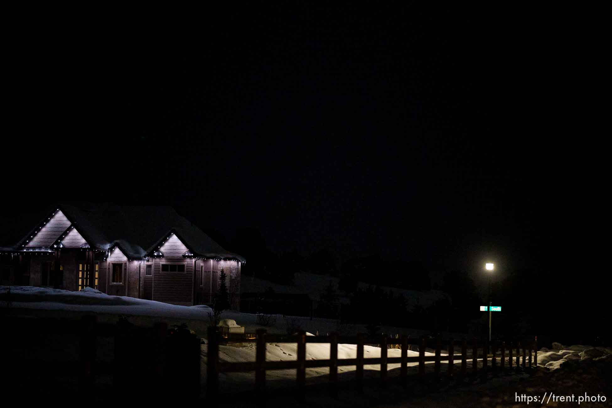 (Trent Nelson  |  The Salt Lake Tribune) Night falls in Heber on Thursday, Jan. 26, 2023.