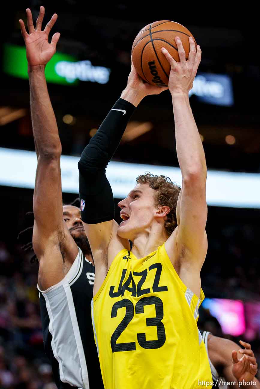 (Trent Nelson  |  The Salt Lake Tribune) Jazz Bear as the Utah Jazz host the San Antonio Spurs, NBA basketball in Salt Lake City on Tuesday, Feb. 28, 2023.