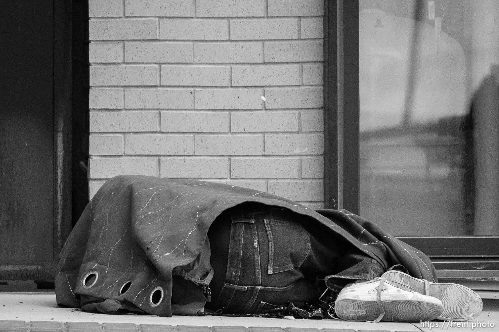 man on sidewalk, state street, Thursday September 21, 2023.