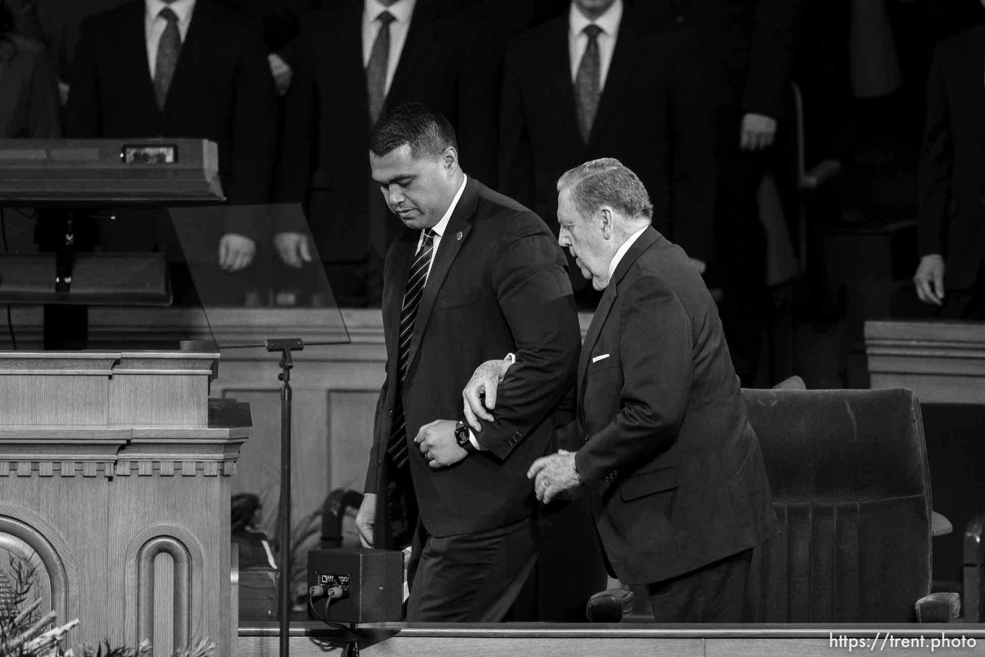 (Trent Nelson  |  The Salt Lake Tribune) Apostle Jeffrey R. Holland is assisted to his seat at the funeral for M. Russell Ballard, longtime Latter-day Saint apostle, at the Tabernacle in Salt Lake City on Friday, Nov. 17, 2023.