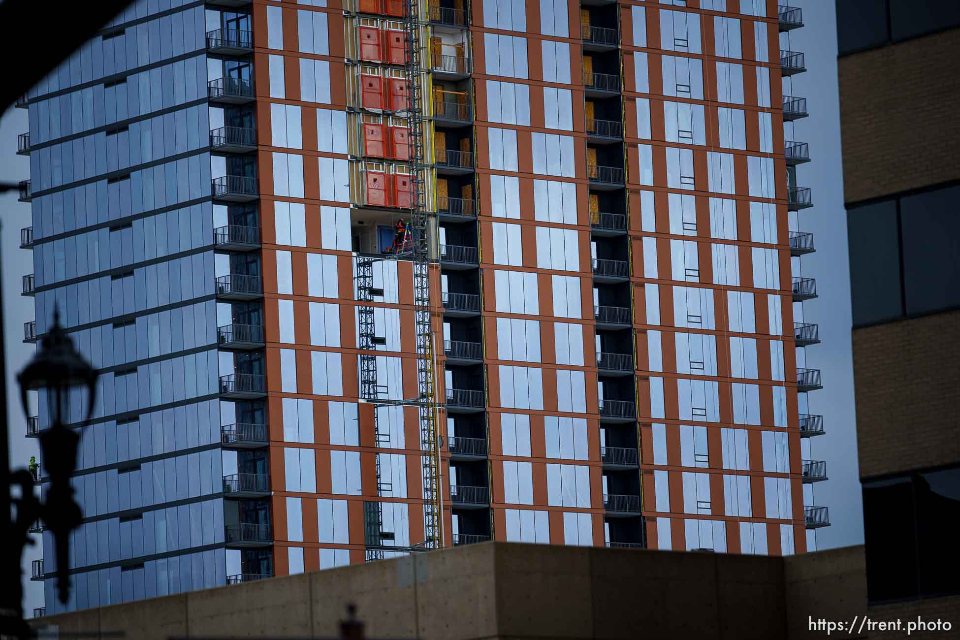 (Trent Nelson | The Salt Lake Tribune) A new 31-story apartment building at 200 East 300 South in Salt Lake City nears completion on Monday, March 11, 2024.