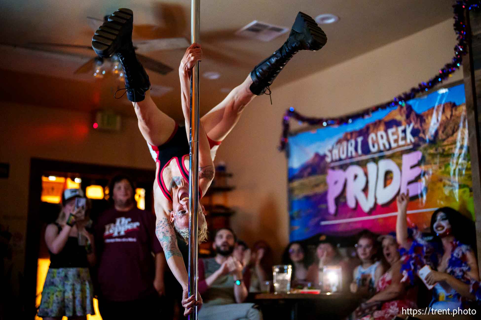 (Trent Nelson | The Salt Lake Tribune) Billy the King at the Freedom to the Queens drag show at Edge of the World Brewery in Colorado City, Ariz., on Thursday, July 4, 2024.