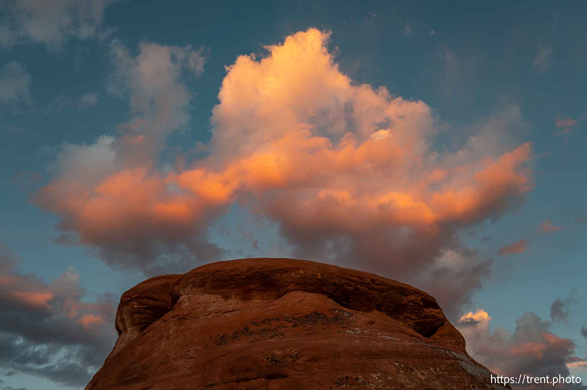 sunrise, devil's garden campground, Arches National Park on Saturday, Sept. 21, 2024.