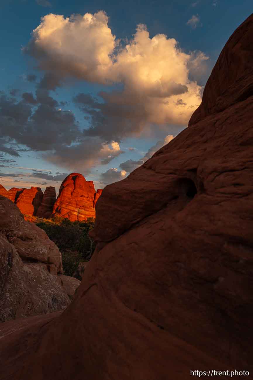 sunrise, devil's garden campground, Arches National Park on Saturday, Sept. 21, 2024.