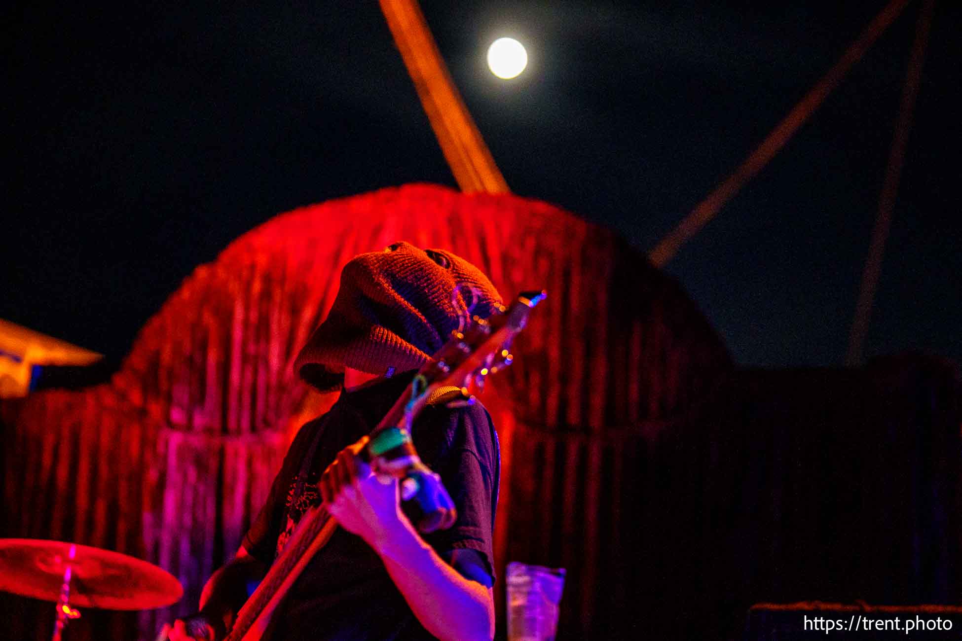 Krokodil Hunter at Fellowship Hall
